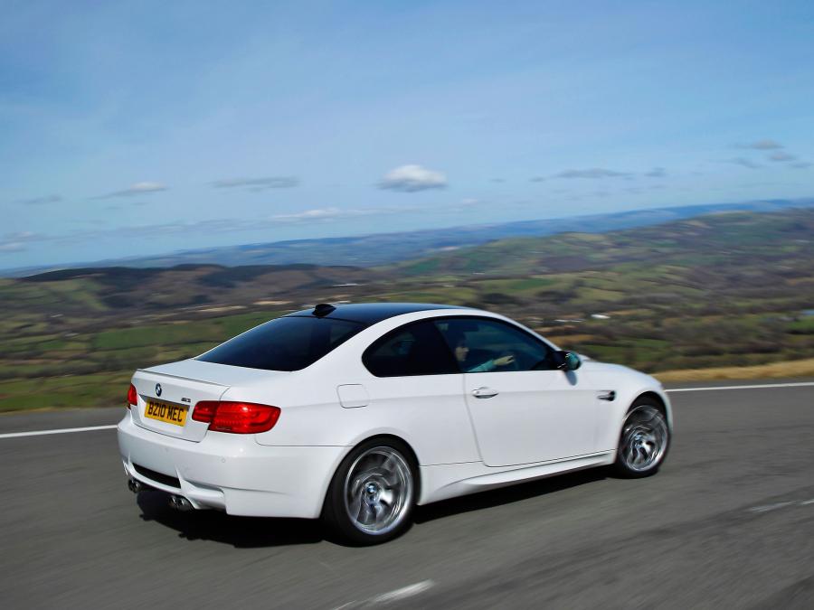  BMW M3 Coupe Competition Package 2010 года  (UK) (фото 7 из 11)
